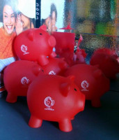 8132m-05 Świnka skarbonka