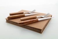 056180c Zestaw sztućców do steków