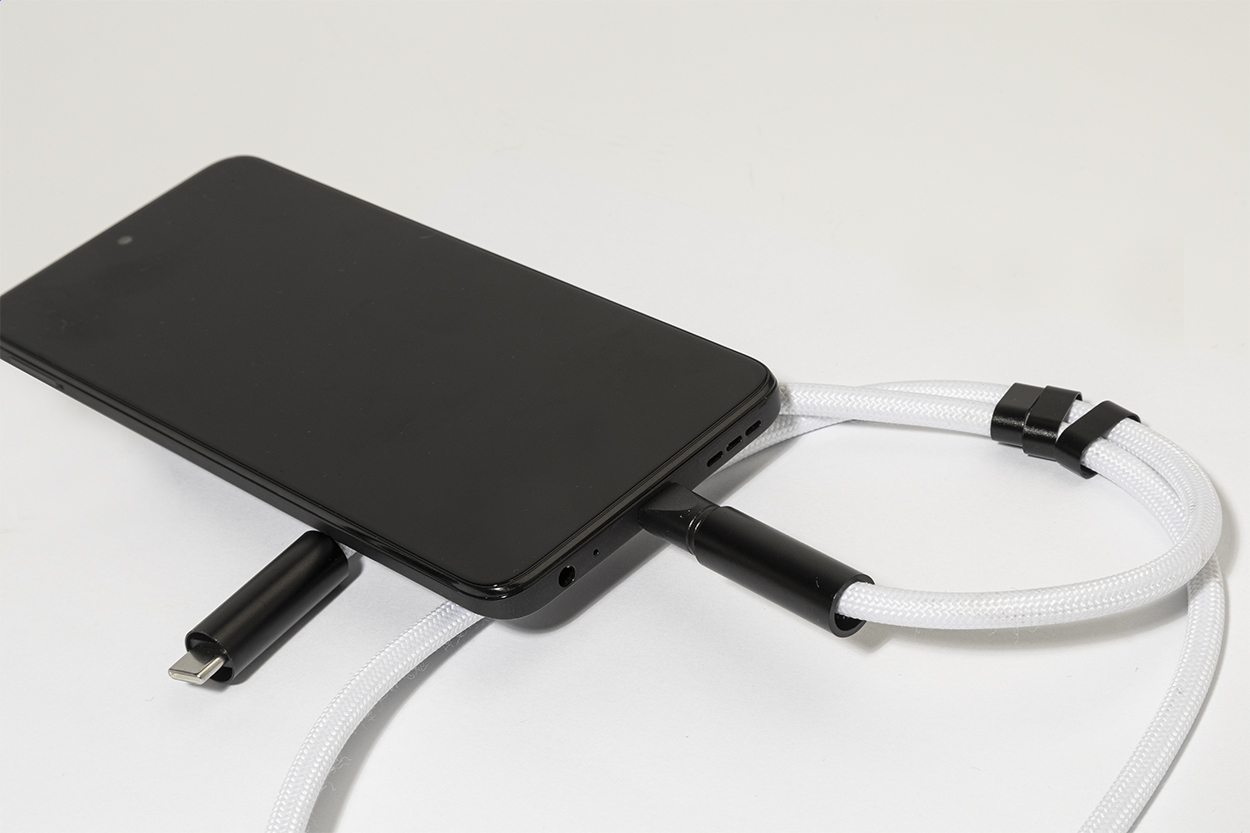413386c-01 Smycz, uchwyt na telefon, kabel 60W RPET