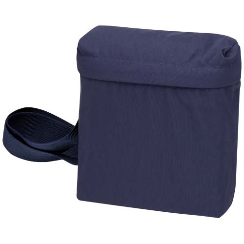 12081155f Arca - torba typu crossbody (przewieszana na ukos), wykonana z recyklingowanego poliamidu z cetyfikatem GRS